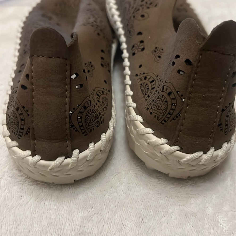 Bernie Mev New York Nubuck brown laser cut slip on moccasins 40/US 9 - Picture 6 of 10